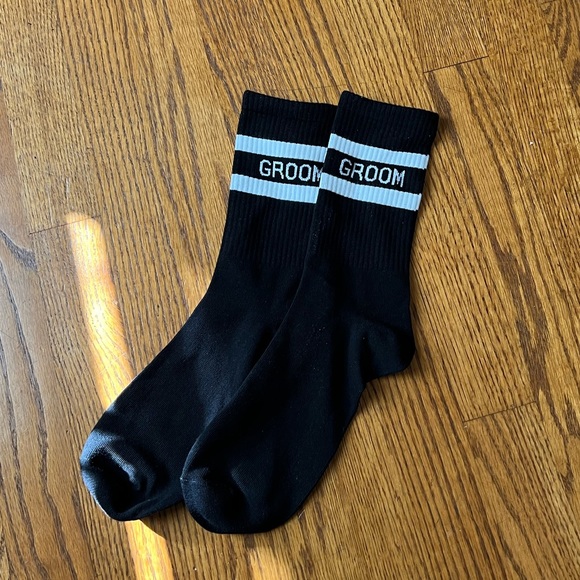 ⚫️Men’s one size fits all, NWOT, Groom crew socks⚫️ - Picture 3 of 5